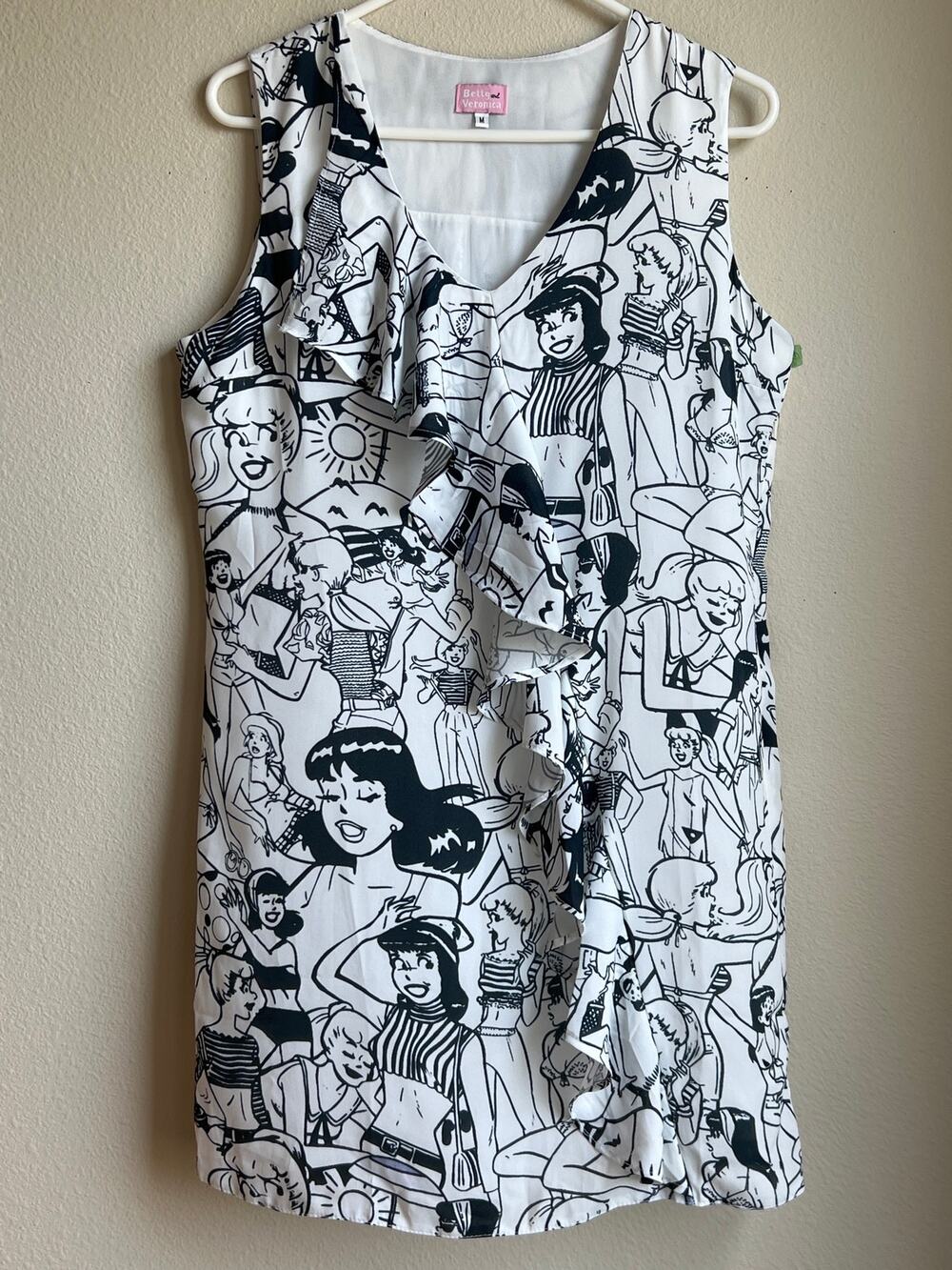 Betty and Veronica Archie Comics Graphic Ruffle Front Shift Dress White Medium